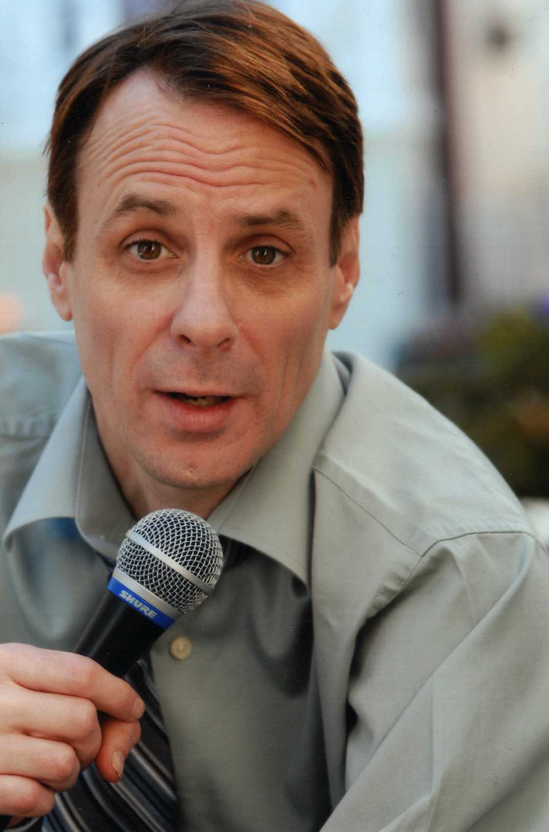 JEFF CHARLEBOIS has entertained people for over twenty years. Performing all over the country, the seasoned comedian uses a sneaky clever wit that surprises his audience into uproarious laughter. Along with provocative punchlines, puns and clean jokes, the “ham on a roll” also spices up his routine with a little singing and some spot-on impersonations. Jeff performs at clubs, colleges, corporate parties, award banquets, fundraisers, disability awareness events… Jeff lives to spread lasting inspirational laughs.